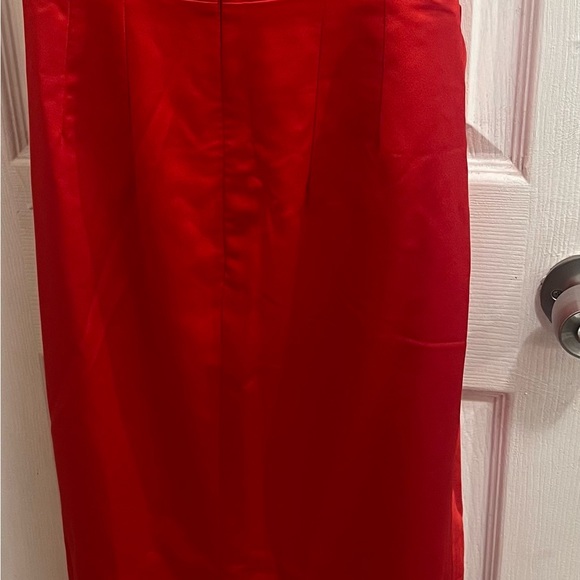 Red dress - Picture 4 of 9